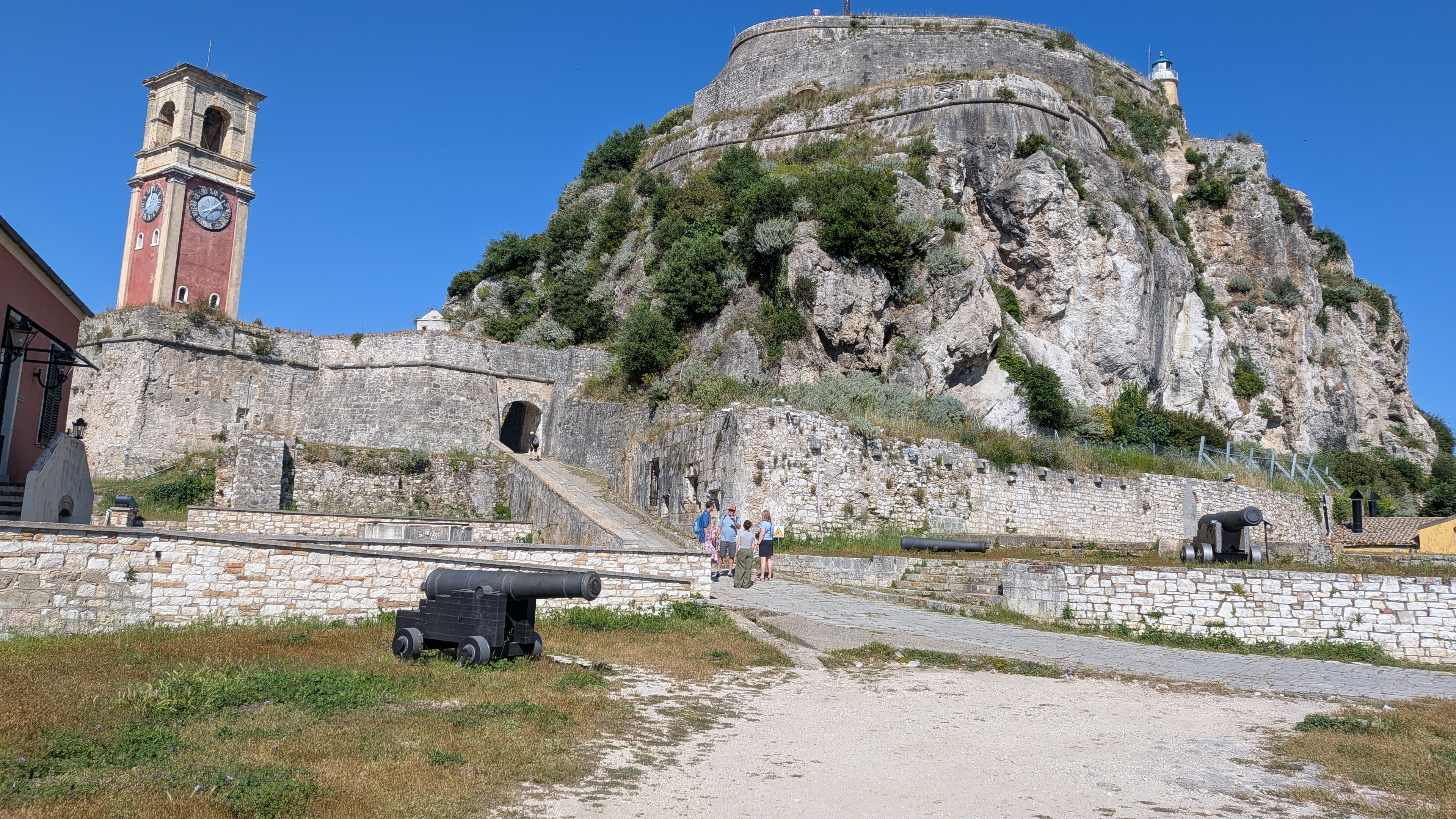 18-fort-from-the-ground