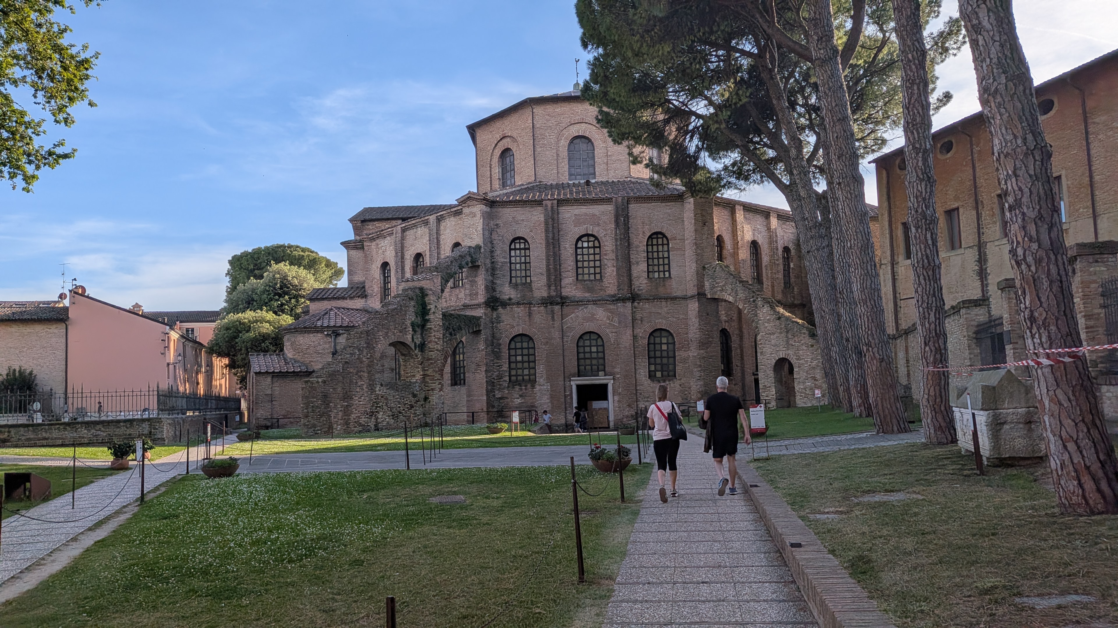 37-ravenna-byzantine-church